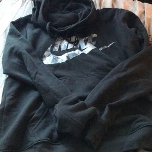 Nike women’s pull over sweater